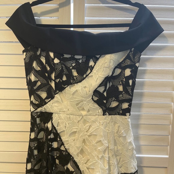 Sachin & Babi RTW Spring 2016 Javonne Lace High Low Gown size 6 black/white - Picture 4 of 9